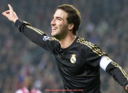 球探体育-公牛队与火箭队比赛的精彩瞬间全面盘点